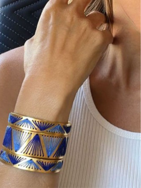 V bracelet